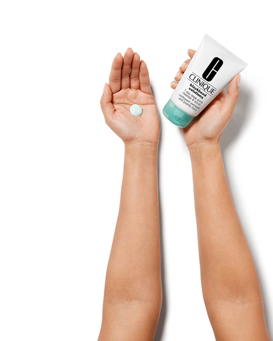 CLINIQUE BLACKHEAD SOLUTIONS 7 ΗΜΕΡΕΣ ΒΑΘΥΣ ΚΑΘΑΡΙΣΜΟΣ ΠΟΡΩΝ & ΑΠΟΛΕΠΙΣΗ ΑΠΟΛΕΠΙΣΗ, ΚΑΘΑΡΙΣΤΙΚΟ ΠΡΟΣΩΠΟΥ & ΜΑΣΚΑ ΣΕ 1 - ΚΑΤΑΠΟΛΕΜΑ ΤΟΥΣ ΜΕΓΑΛΟΥΣ ΠΟΡΟΥΣ & ΤΑ ΜΑΥΡΑ ΣΗΜΕΙΑ