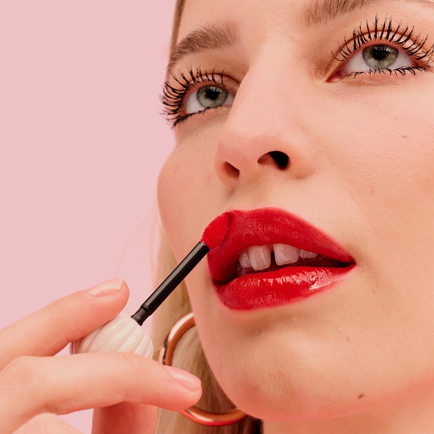 „Benefit Lipgloss“ lūpų blizgiai ir atspalviai – 6 ml