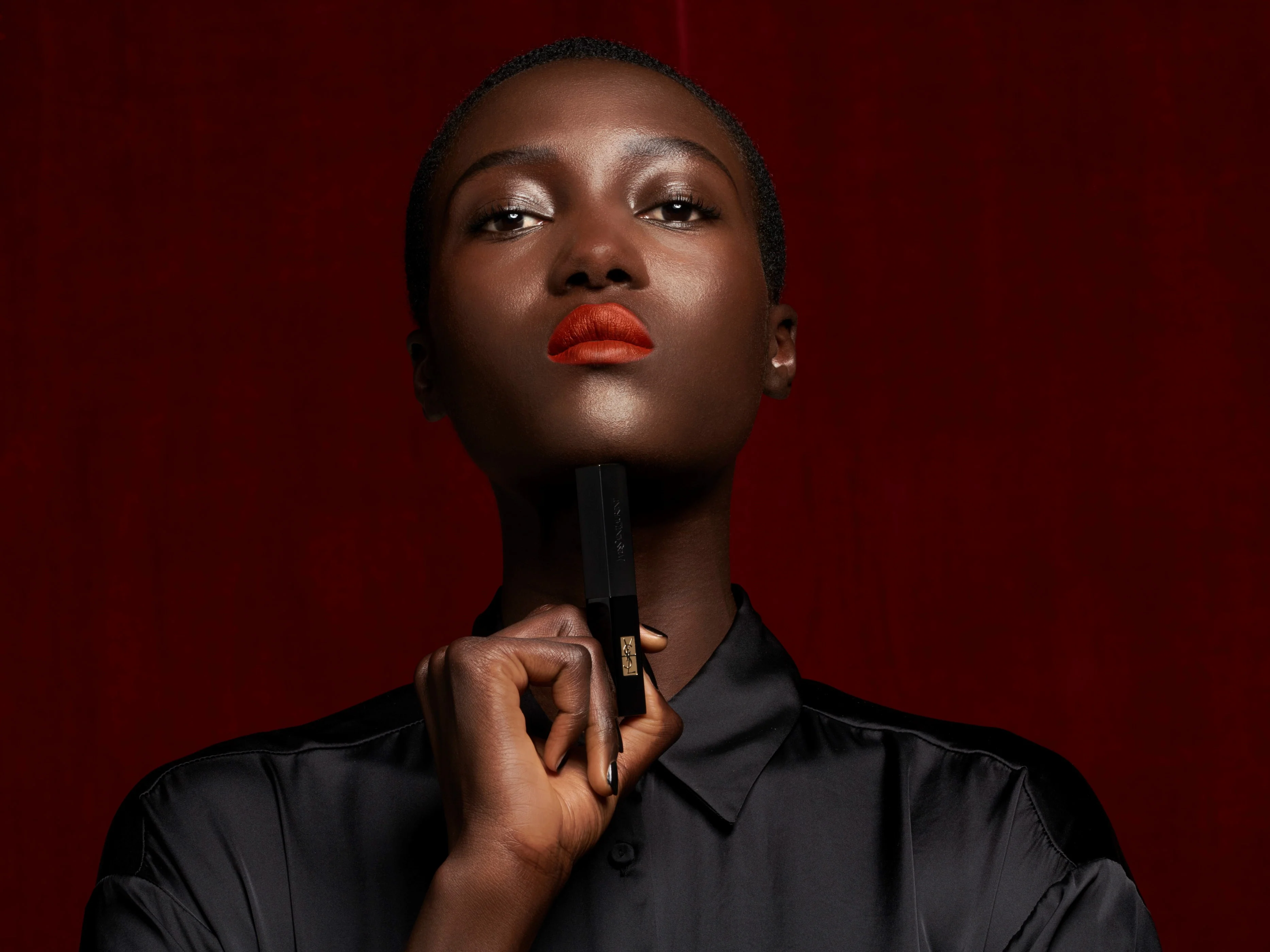 Labbra Rouge Pur Couture The Slim Velvet Radical - Rossetto mat, Rossetto