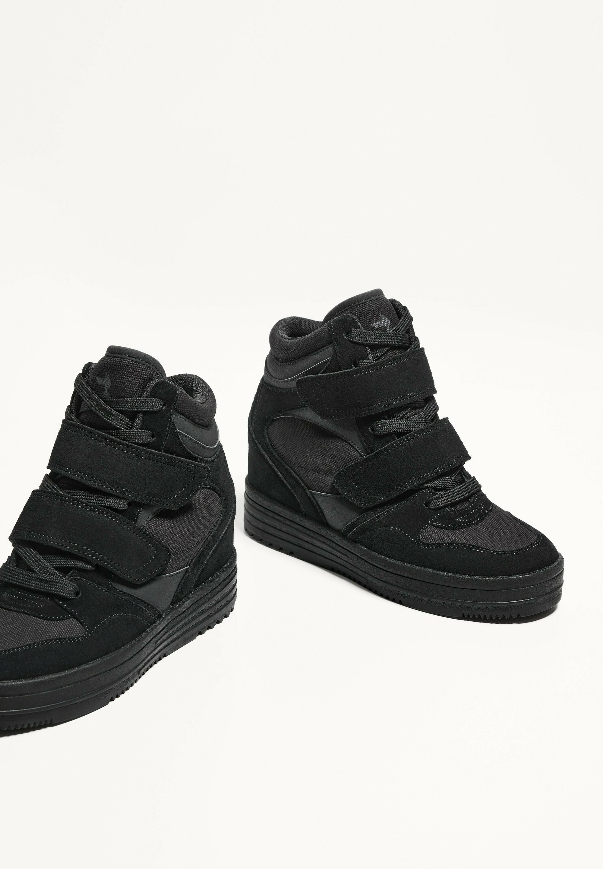 Bershka INNER - Hoge sneakers - zwart