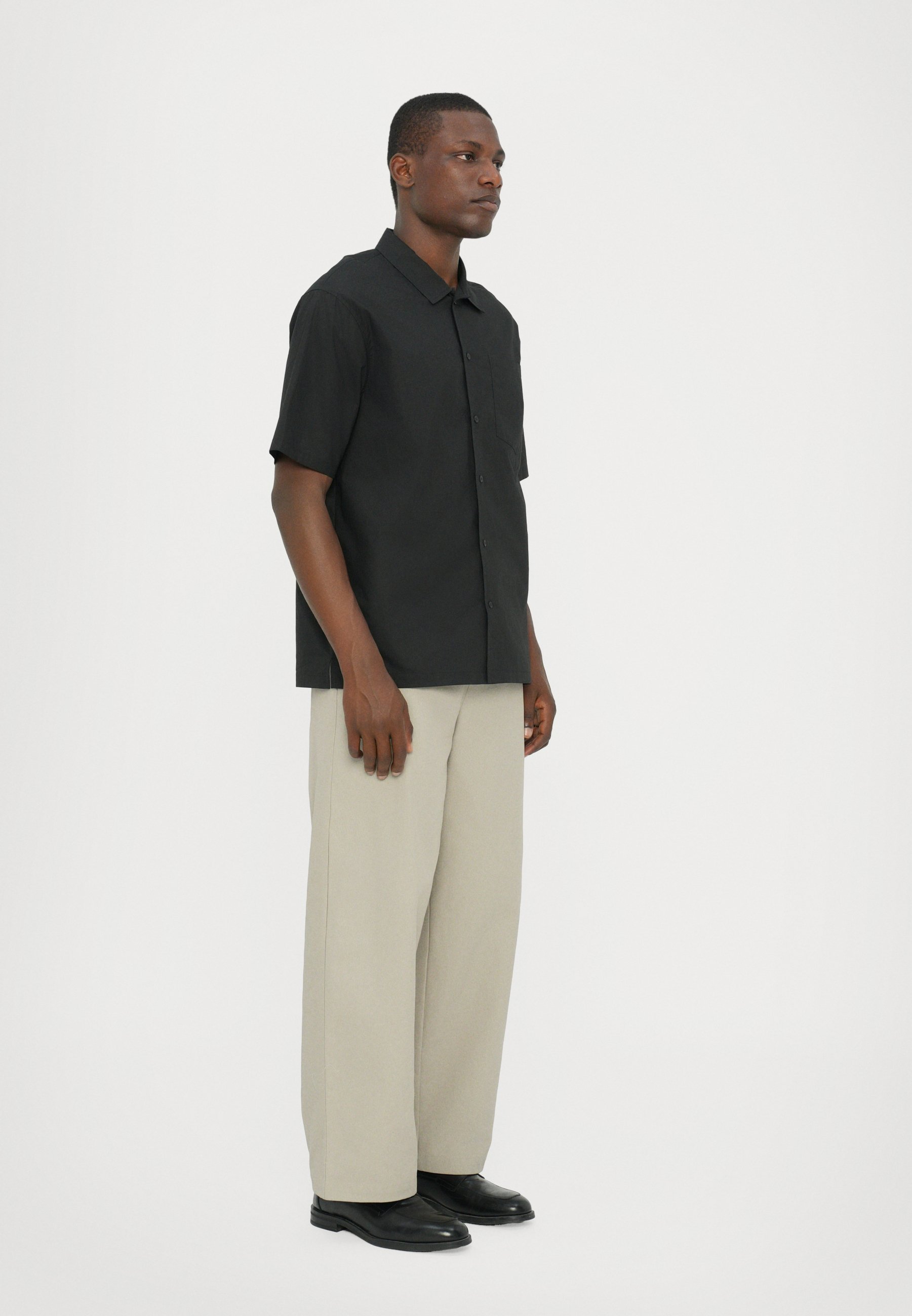 Han Kjøbenhavn CAMICIA MANICA CORTA - Camicia - nero antracite