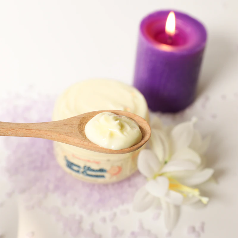 Elizavecca Milky Piggy Super Elastic Brustcreme – Straffende Creme mit Kollagen