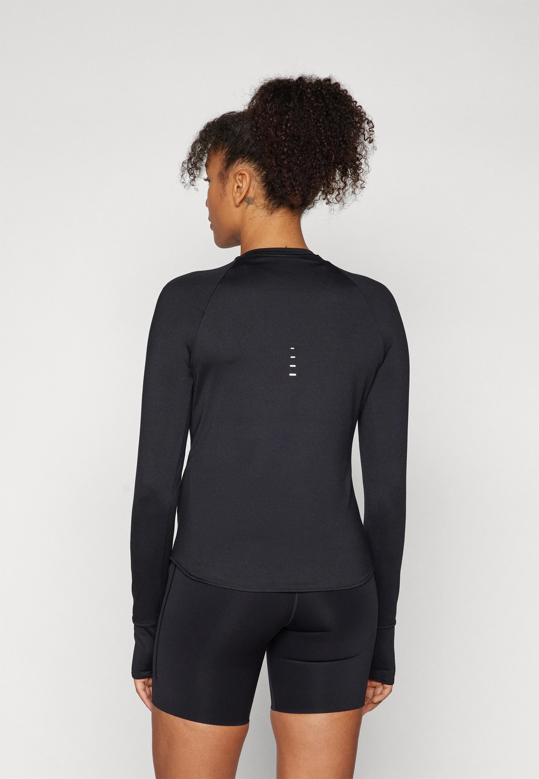 Nike Performance SWIFT - Top met lange mouwen - zwart/reflecterend zilver