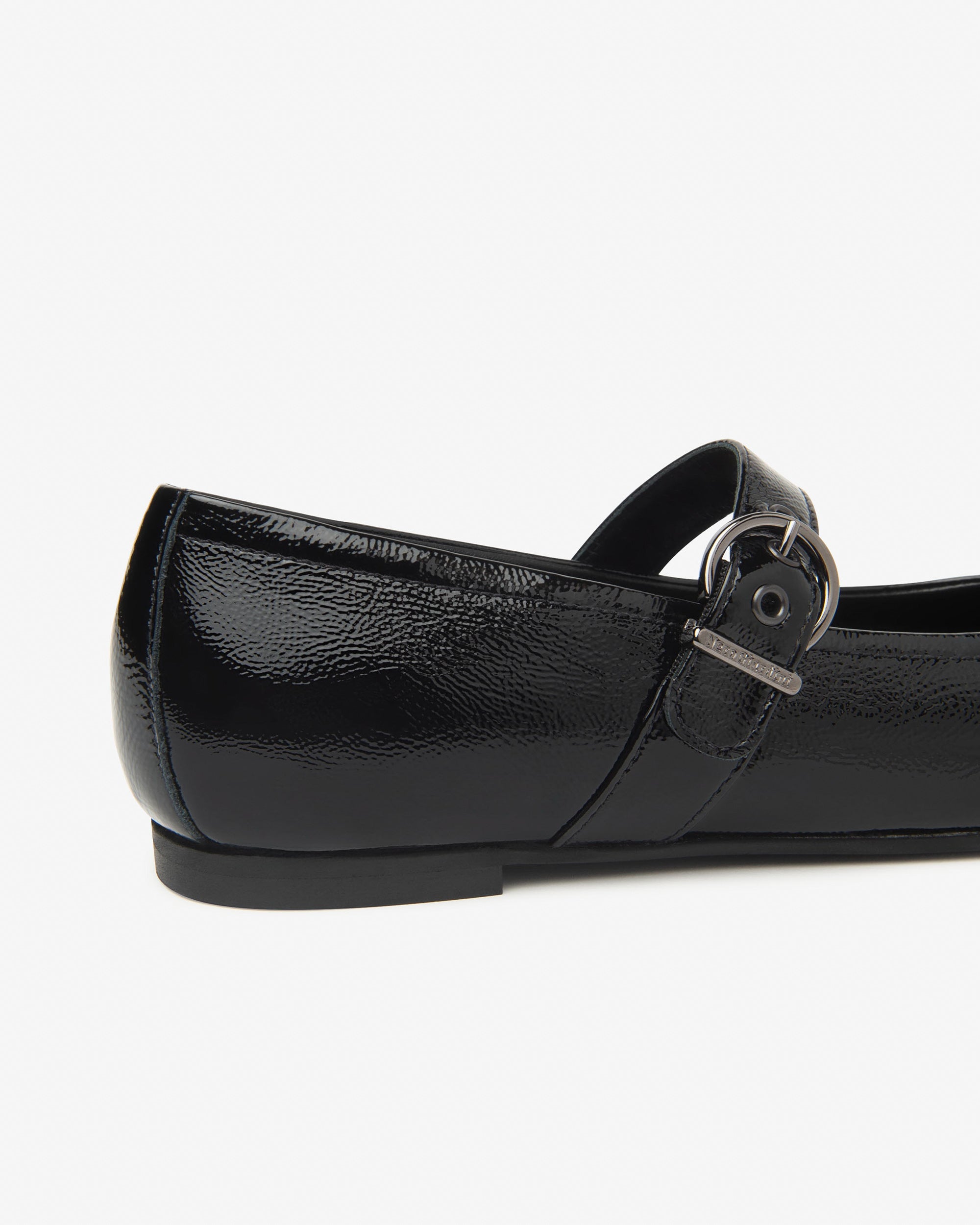  Damen-Ballerinas aus Lackleder