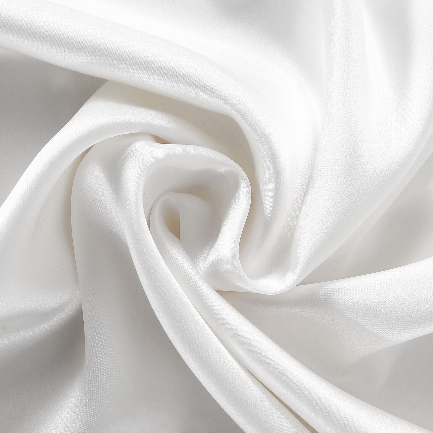 Sada na spanie Ailoria Beauty (50 x 70 cm), pozostávajúca z hodvábnej obliečky na vankúš a masky na spanie – 1 kus