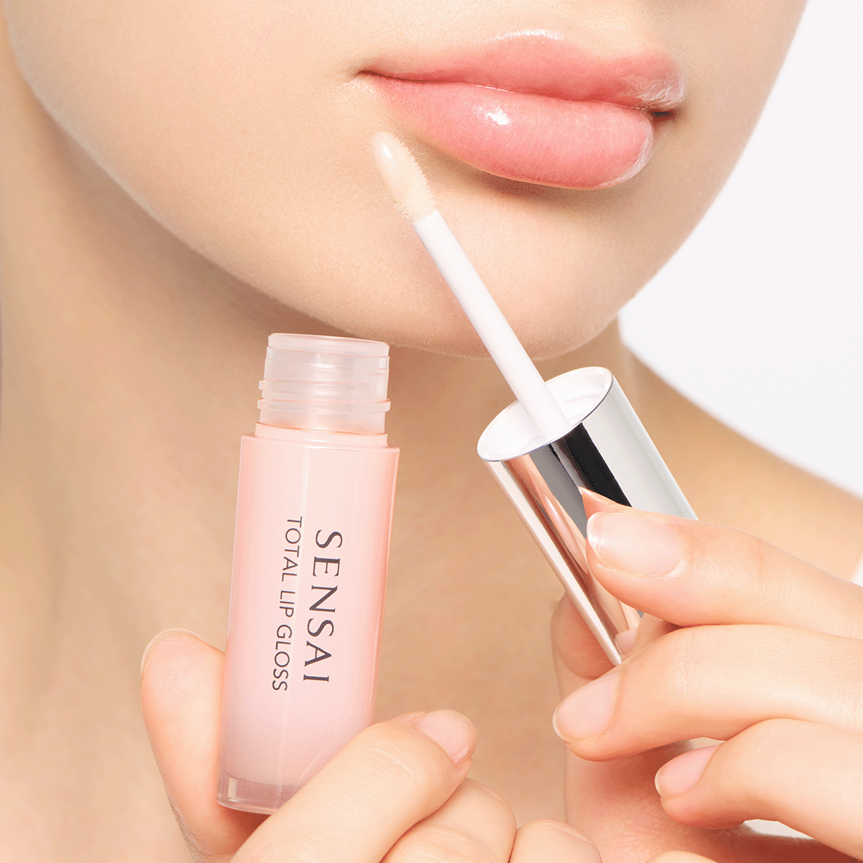„Total Lip Gloss“ Prabangūs lūpų blizgesiai