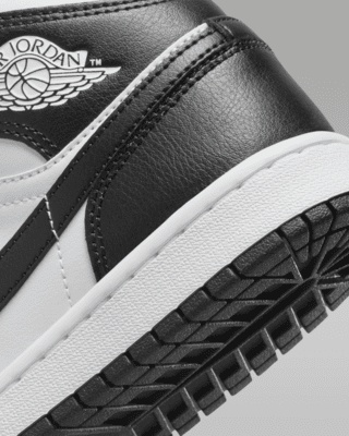 Air Jordan 1 Mid Women's Shoes