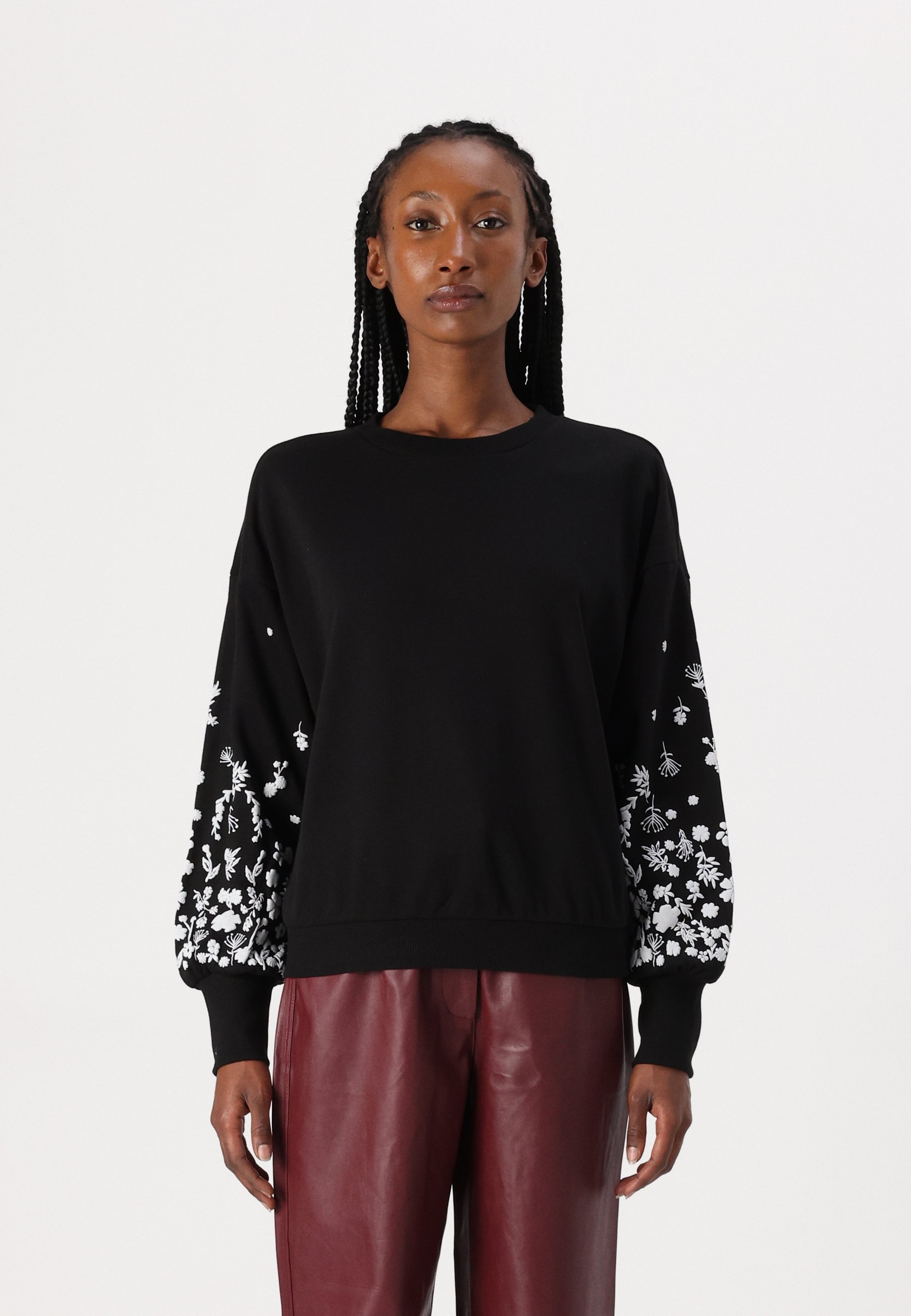 SOLO SU LBROOKE LS O-NECK FLOWER NOOS - Felpa - nera