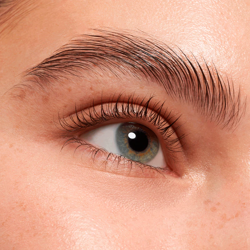 rímel em gel para sobrancelhas e cílios essence Lash & Brow