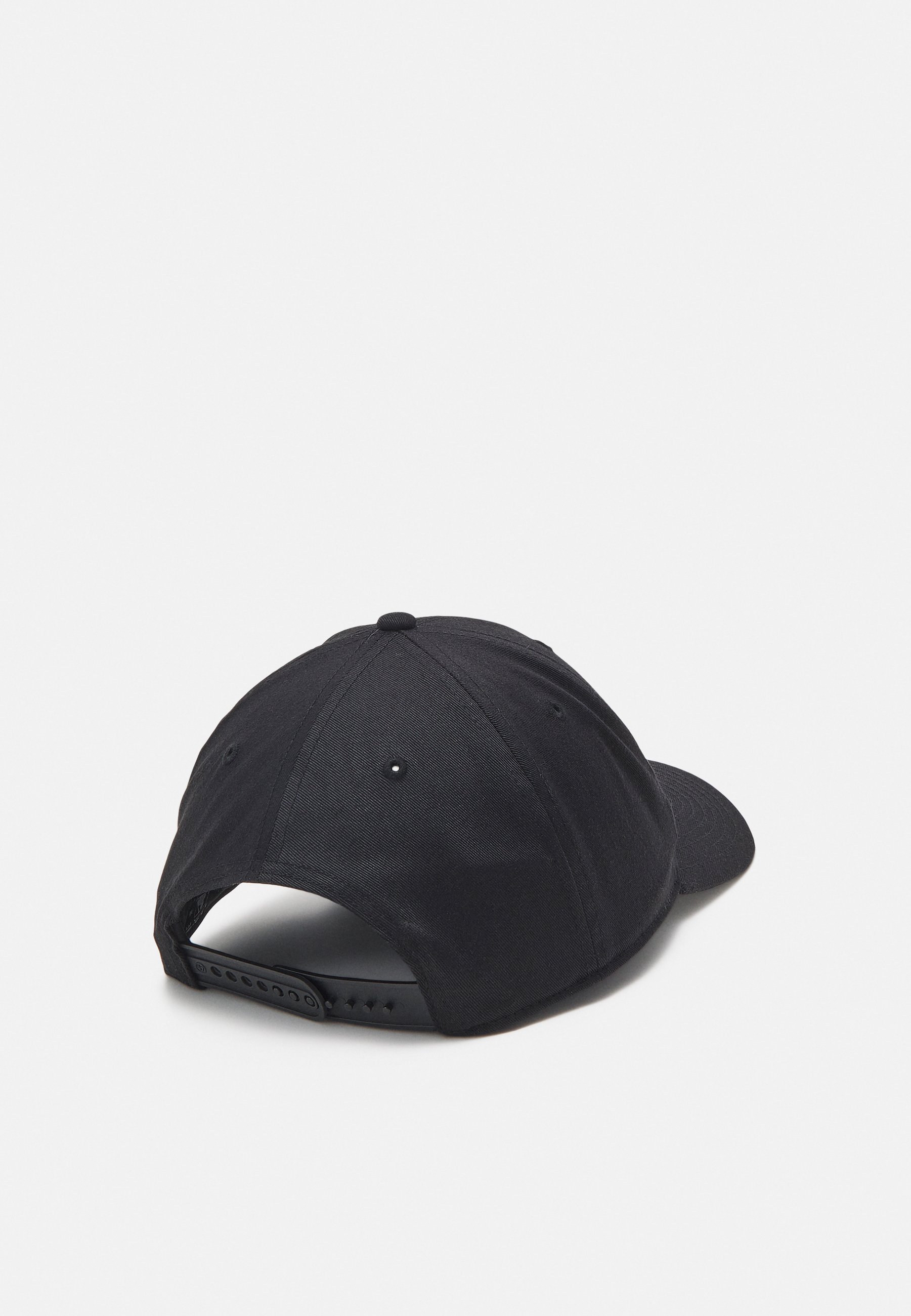 '47 Caps
