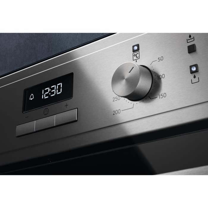 Horno combinado integrable ELECTROLUX con 25 % de vapor y cocción con ventilador - Clase energética A - EOC3S40X