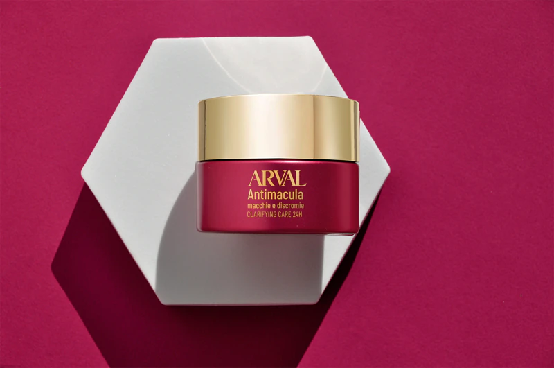 Arval Antimacula Clarifying Care, creme suavizante para proteção 24 horas.