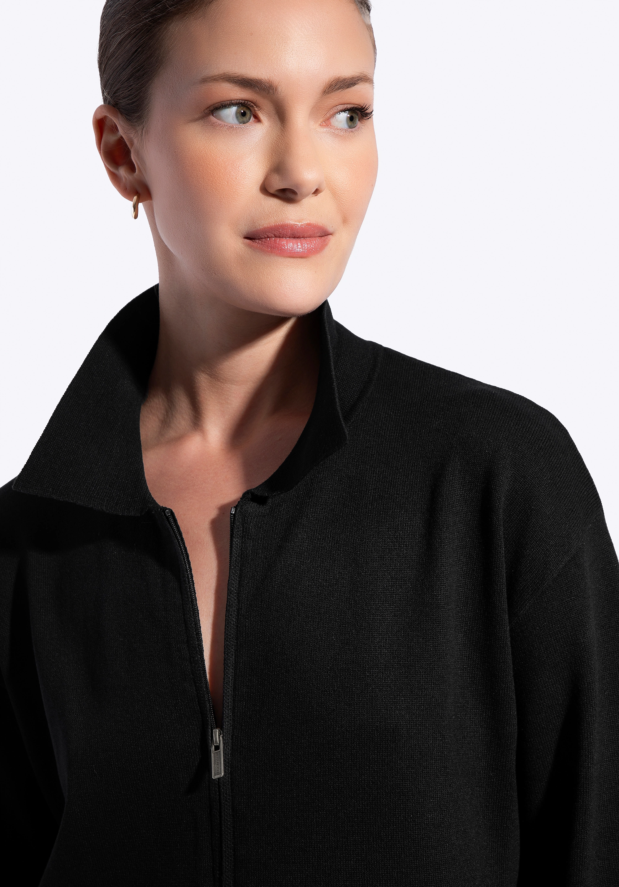 Rozpinana bluza damska czarna