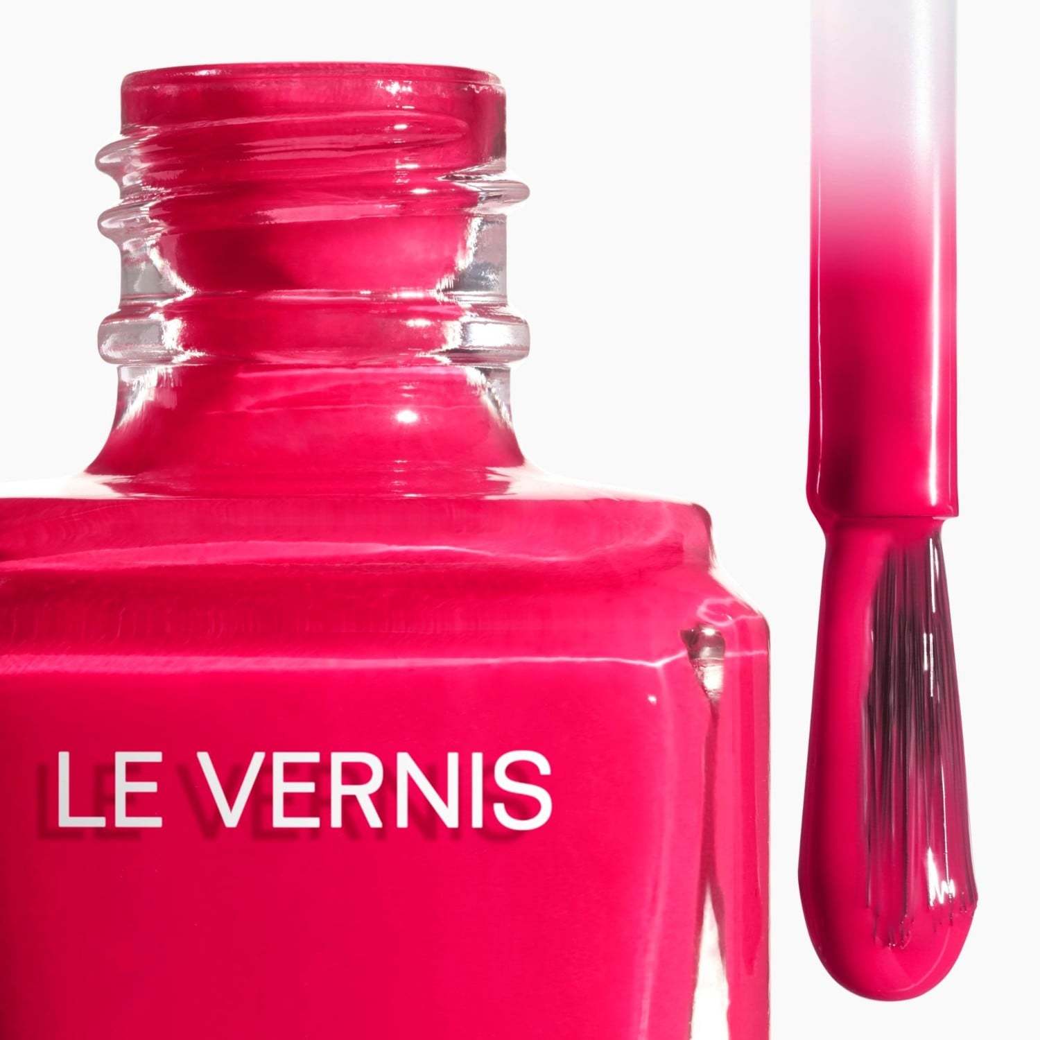 CHANEL lak za nokte LE VERNIS DUGOTRAJNA BOJA I SJAJ - 13 ml
