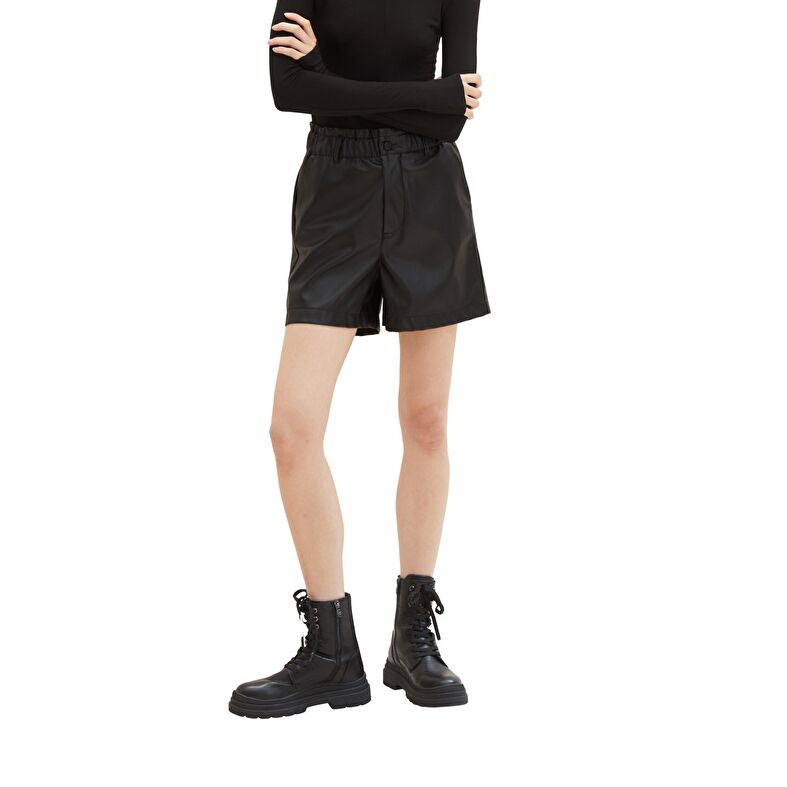 Svarte shorts for kvinner