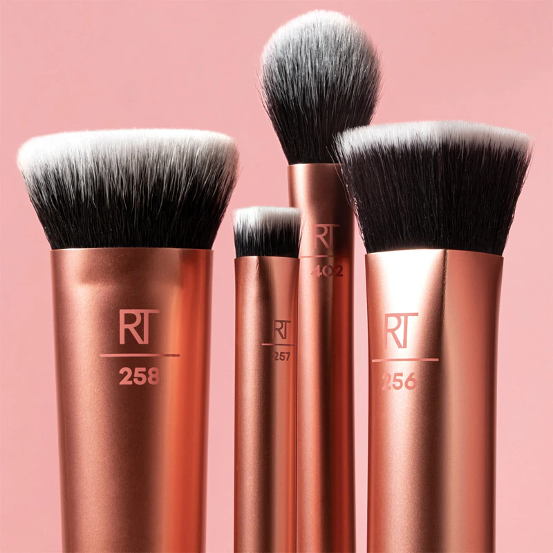 Conjunto de pincéis faciais Real Techniques Original Collection para um look impecável.