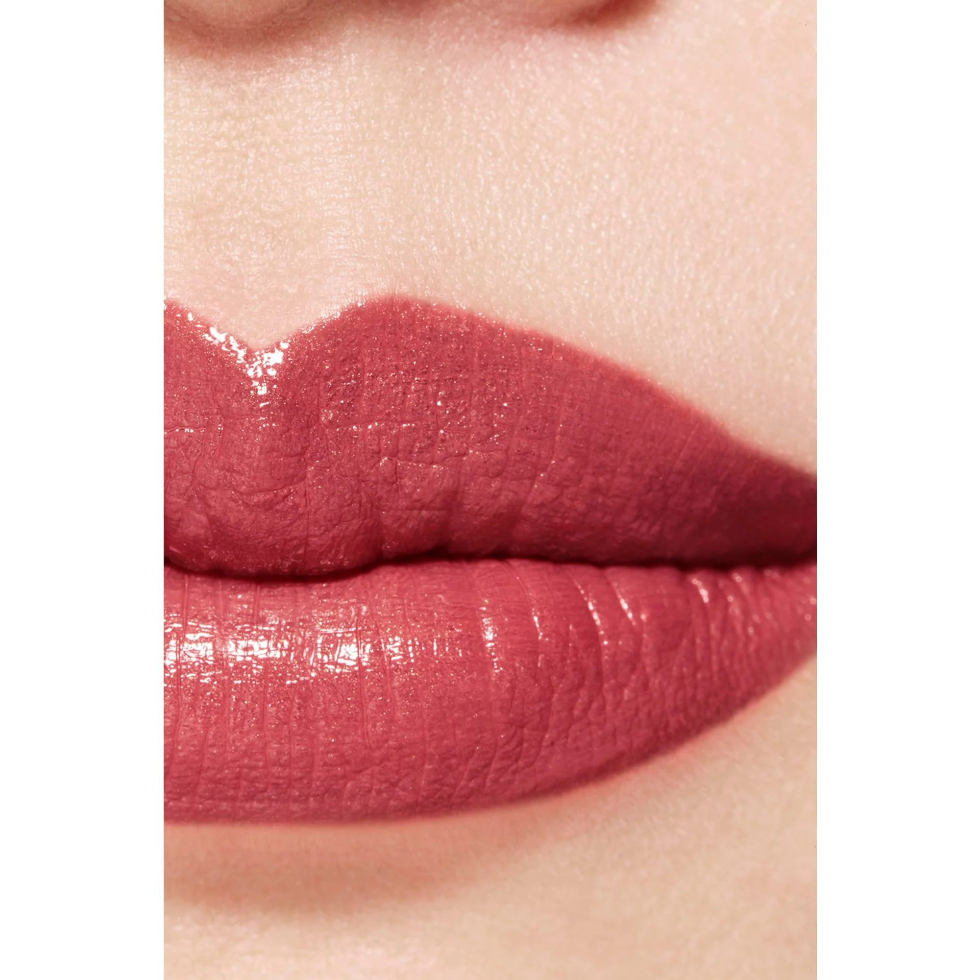 ROUGE ALLURE L'EXTRAIT - RICARICA - IL ROSSETTO AD ALTA INTENSITÀ ESTRATTO DI LUCE E TRATTAMENTO