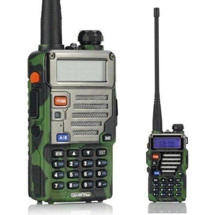 Radio FM portátil BaoFeng UV-5R Plus con diseño de camuflaje.