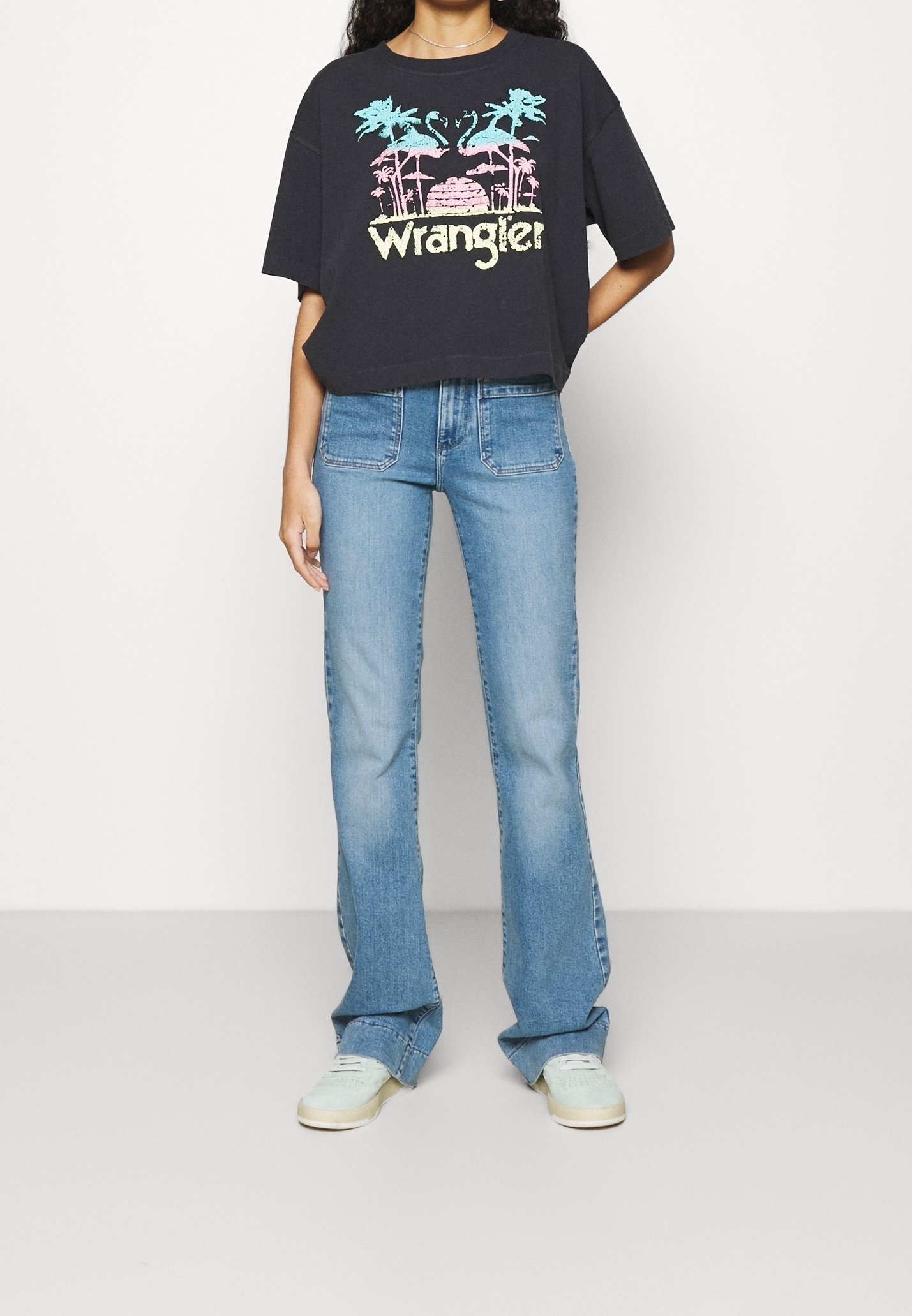 Jean évasé Wrangler - denim bleu clair