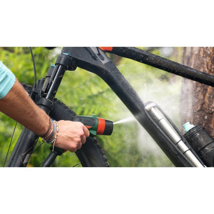 Nettoyeur à pression (de vélo) sans fil BOSCH - Fontus 18V-6 - Batterie 18V 2.0Ah + chargeur AL1820 - Réservoir 6L