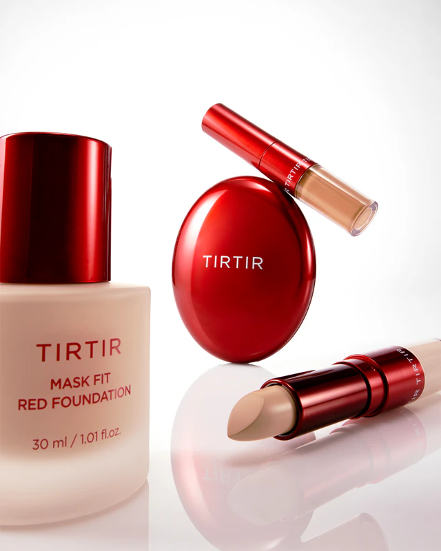 TIRTIR Mask Fit Red Foundation je rozjasňujúci a hydratačný tekutý podkladový make-up.