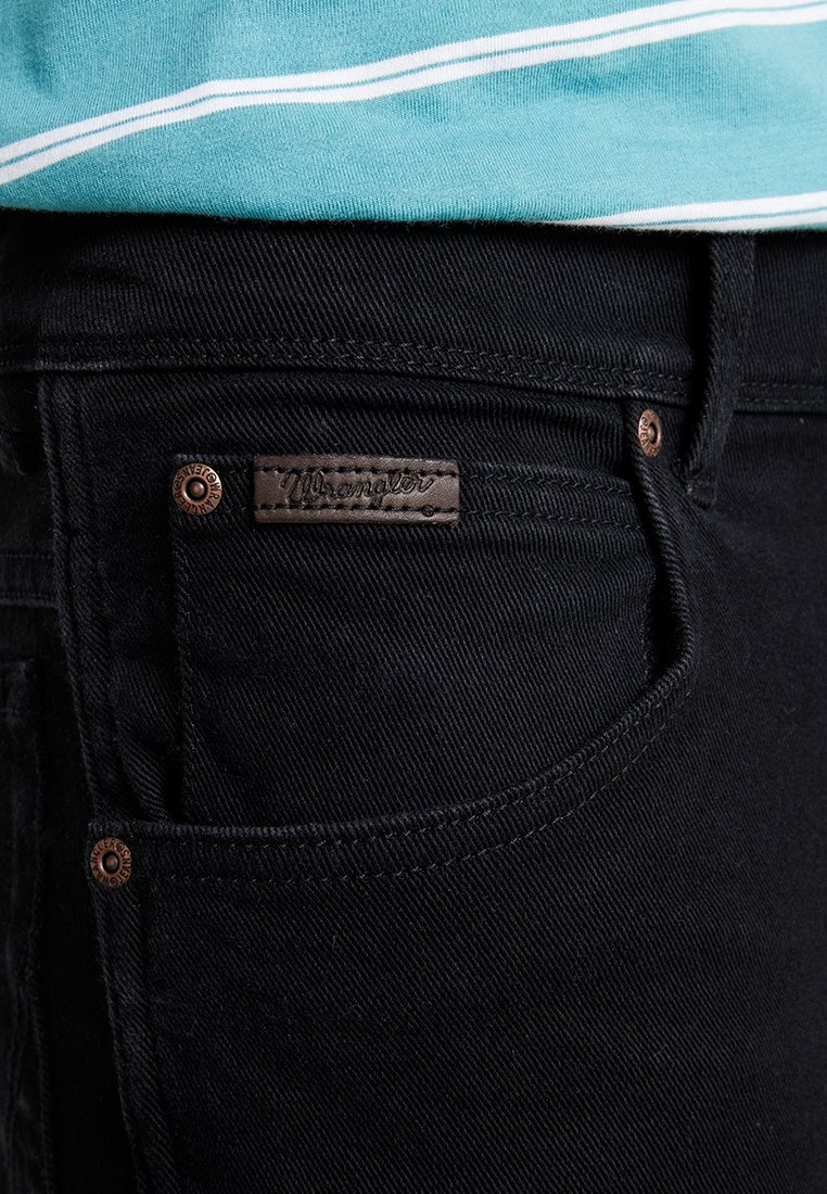 Jean Wrangler TEXAS - coupe droite - surteint noir