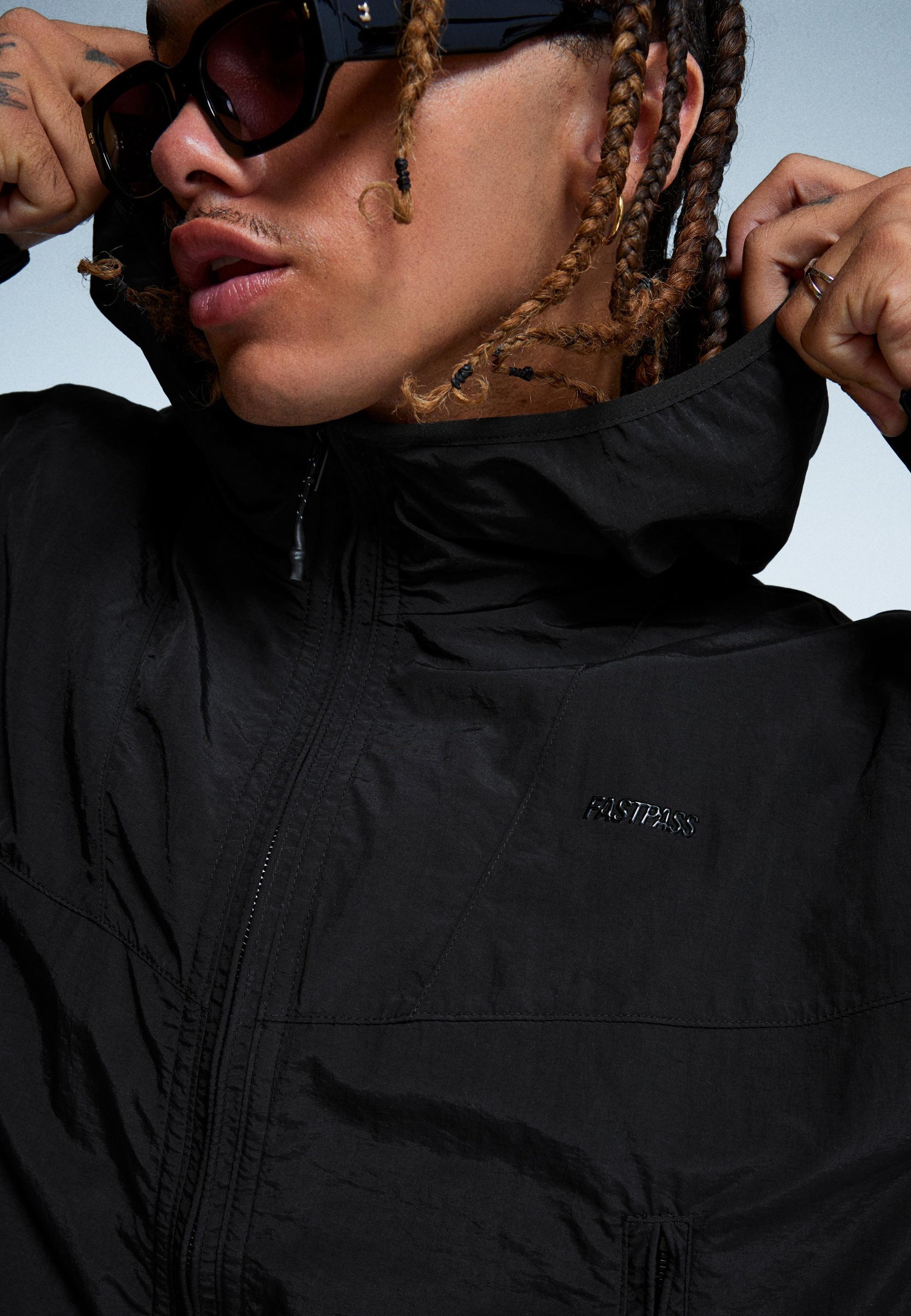 Bershka TECHNICAL - Veste légère - noire