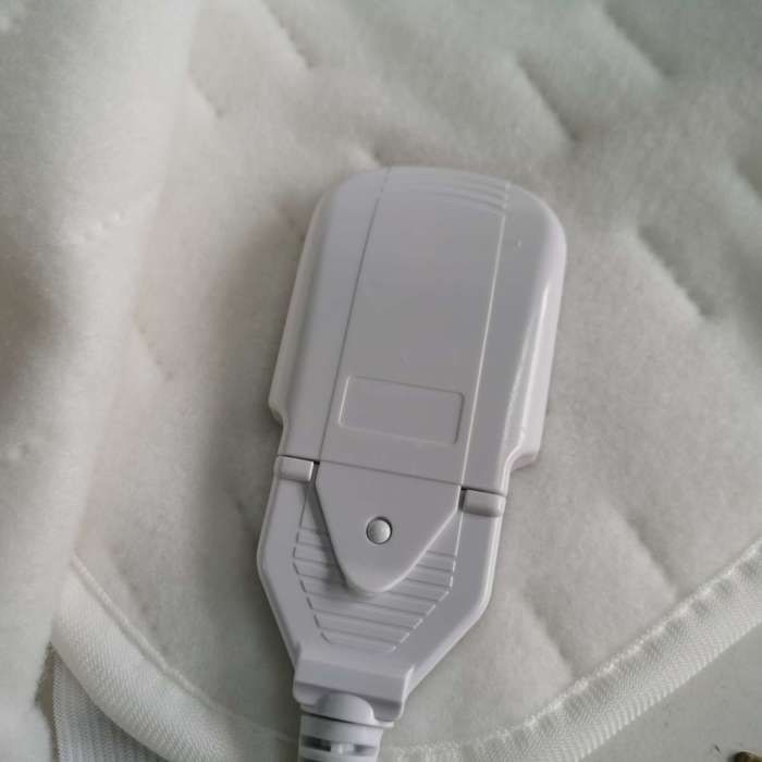 Coperta elettrica riscaldata, 9 impostazioni di temperatura, timer di 9 ore, lavabile, 60W, 150 x 80 cm, velluto corallo, bianca