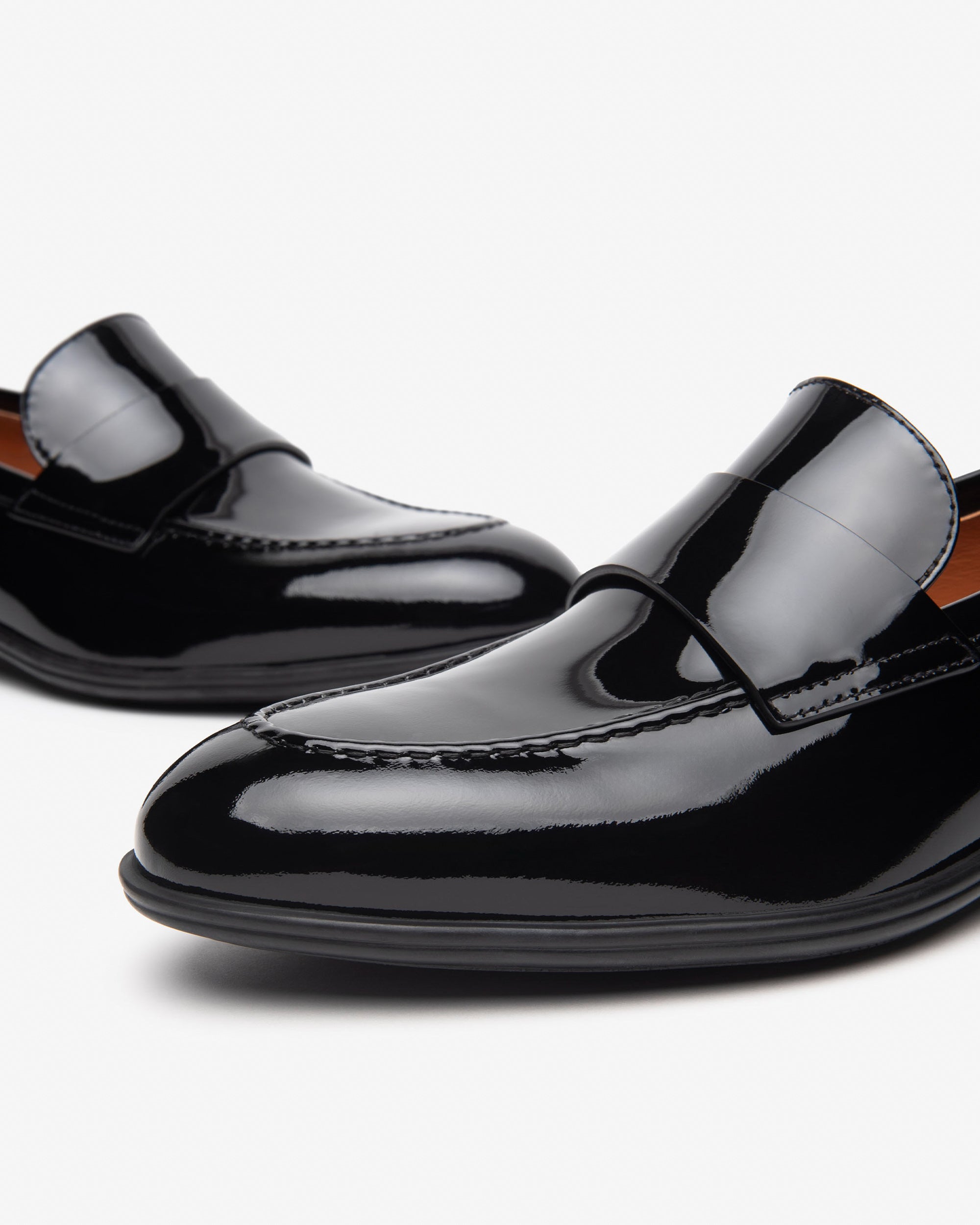  Mocassins en cuir verni pour hommes