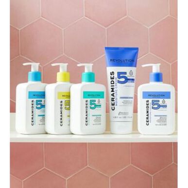 Jemný čisticí gel na obličej Revolution Skincare s ceramidy 236 ml