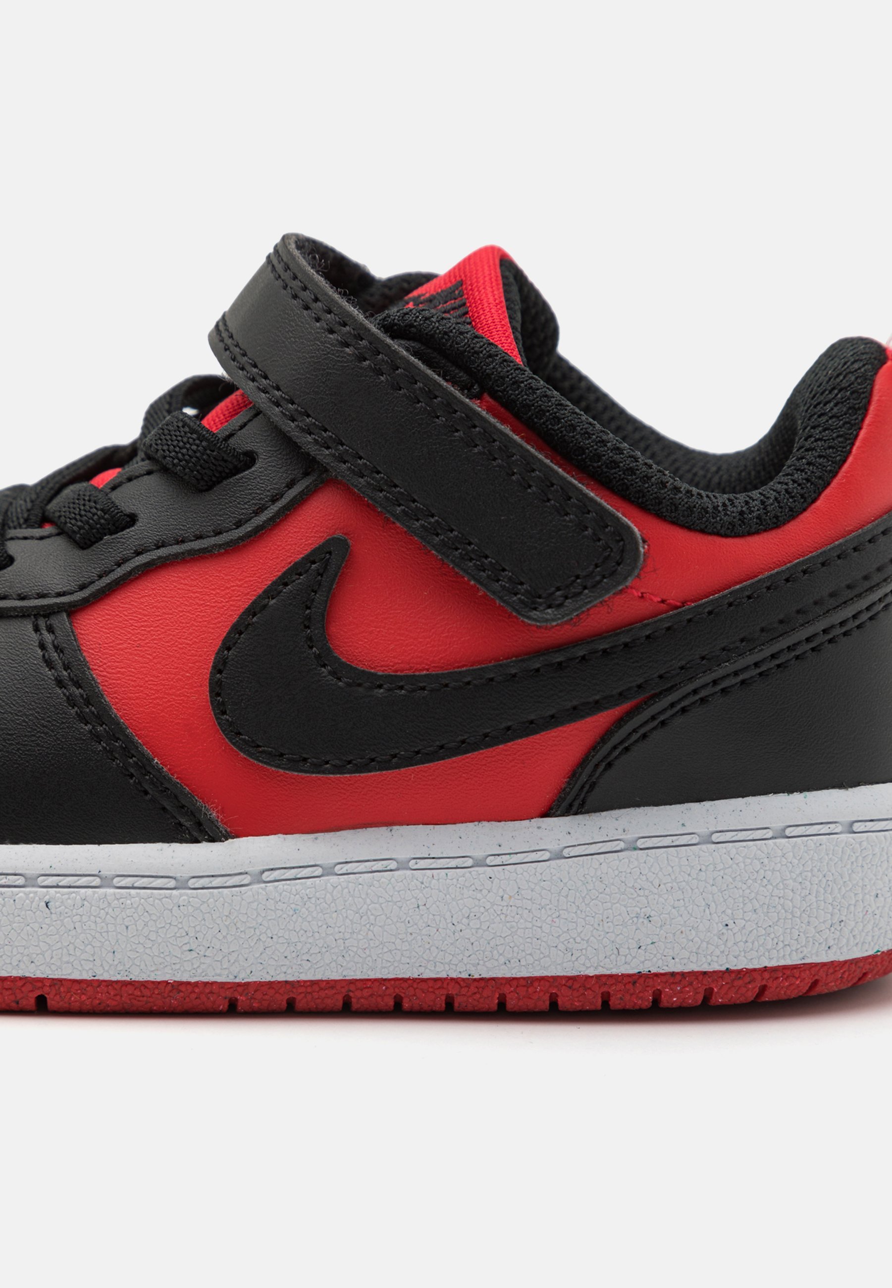 Nike Sportswear COURT BOROUGH LOW RECRAFT UNISEX - Sneakers - universiteitsrood/zwart/wit