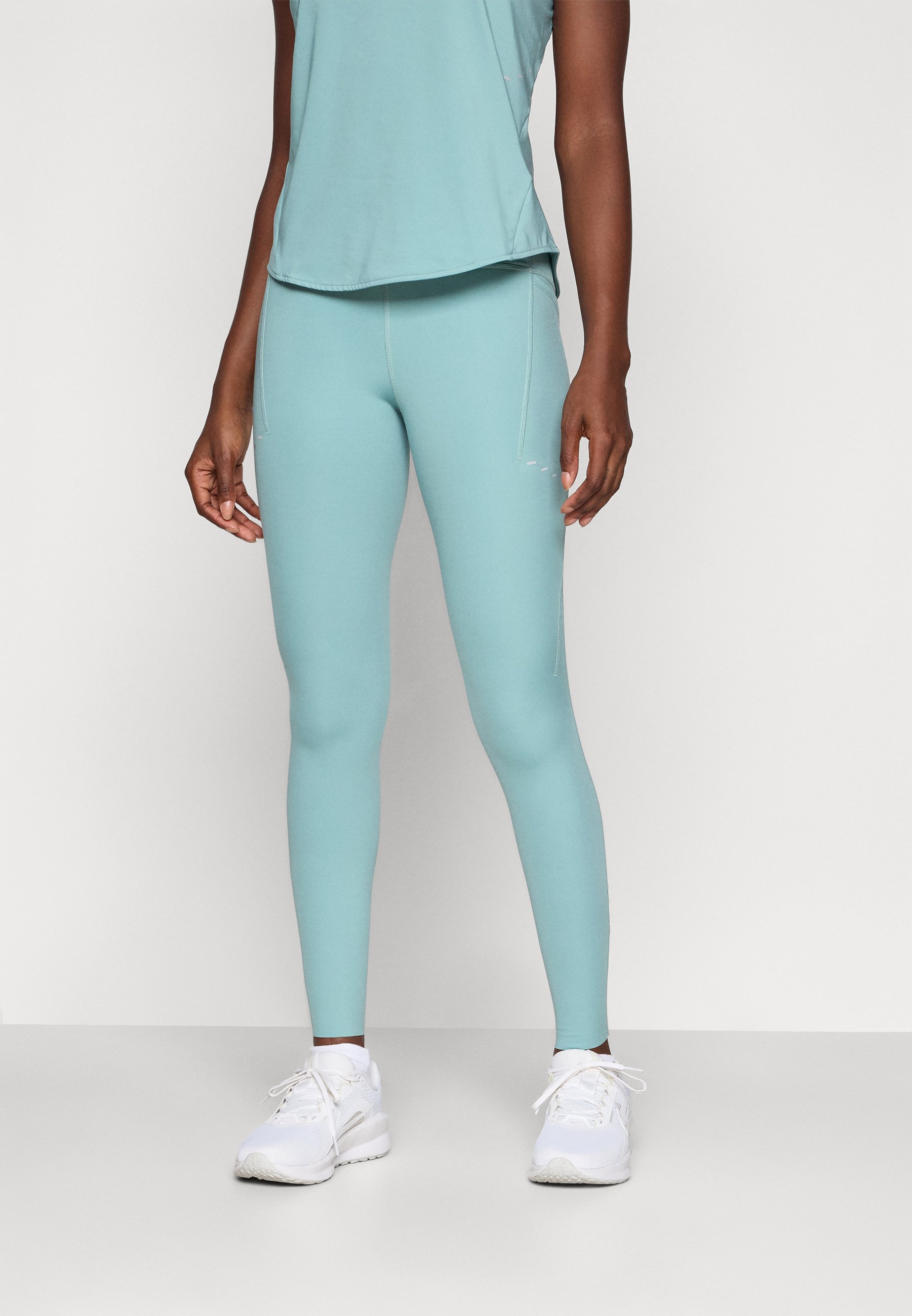 Collant de running Nike Performance SWIFT - couleur argent métallisé/réfléchissant
