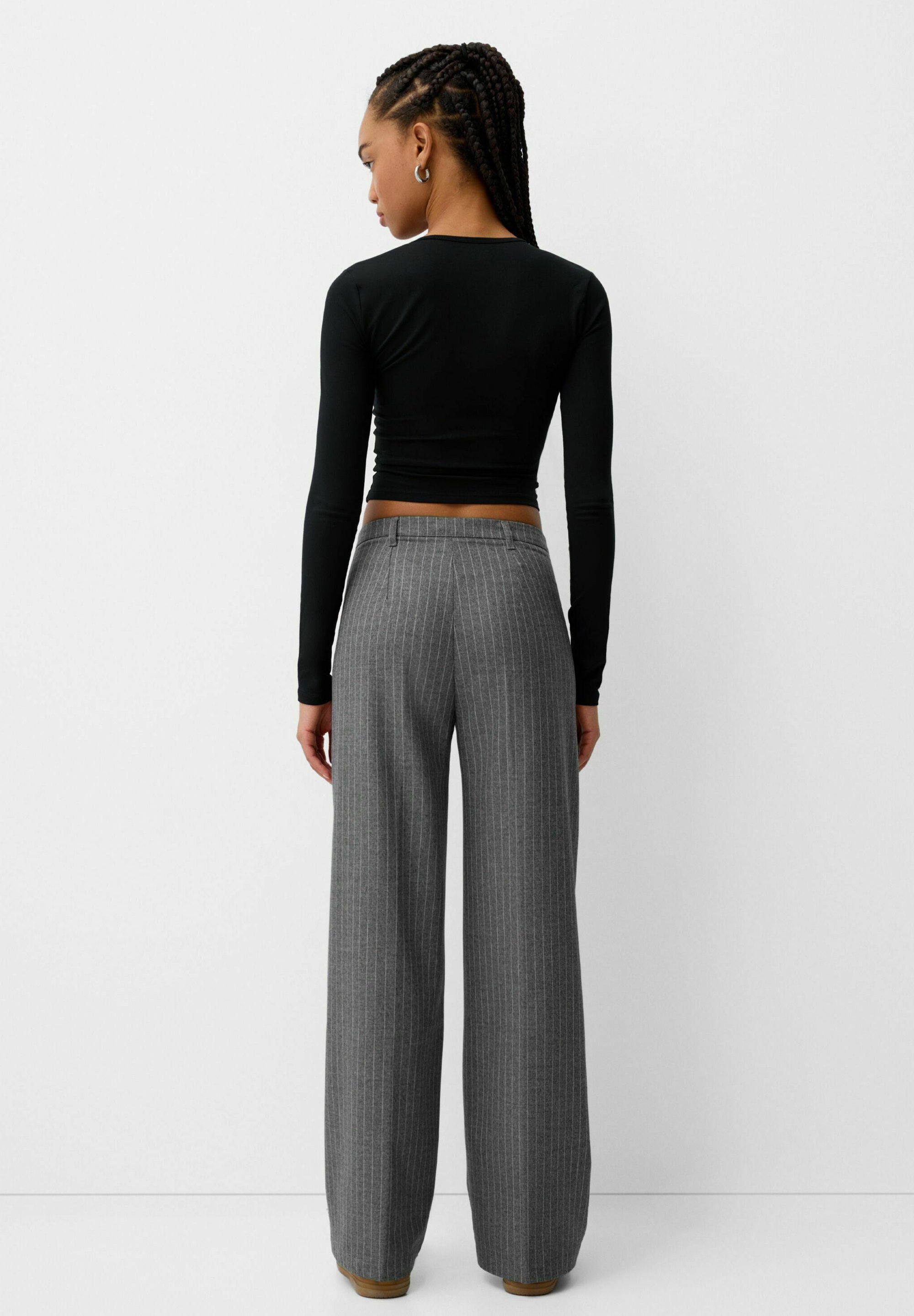 Pantaloni Bershka a gamba larga - grigi
