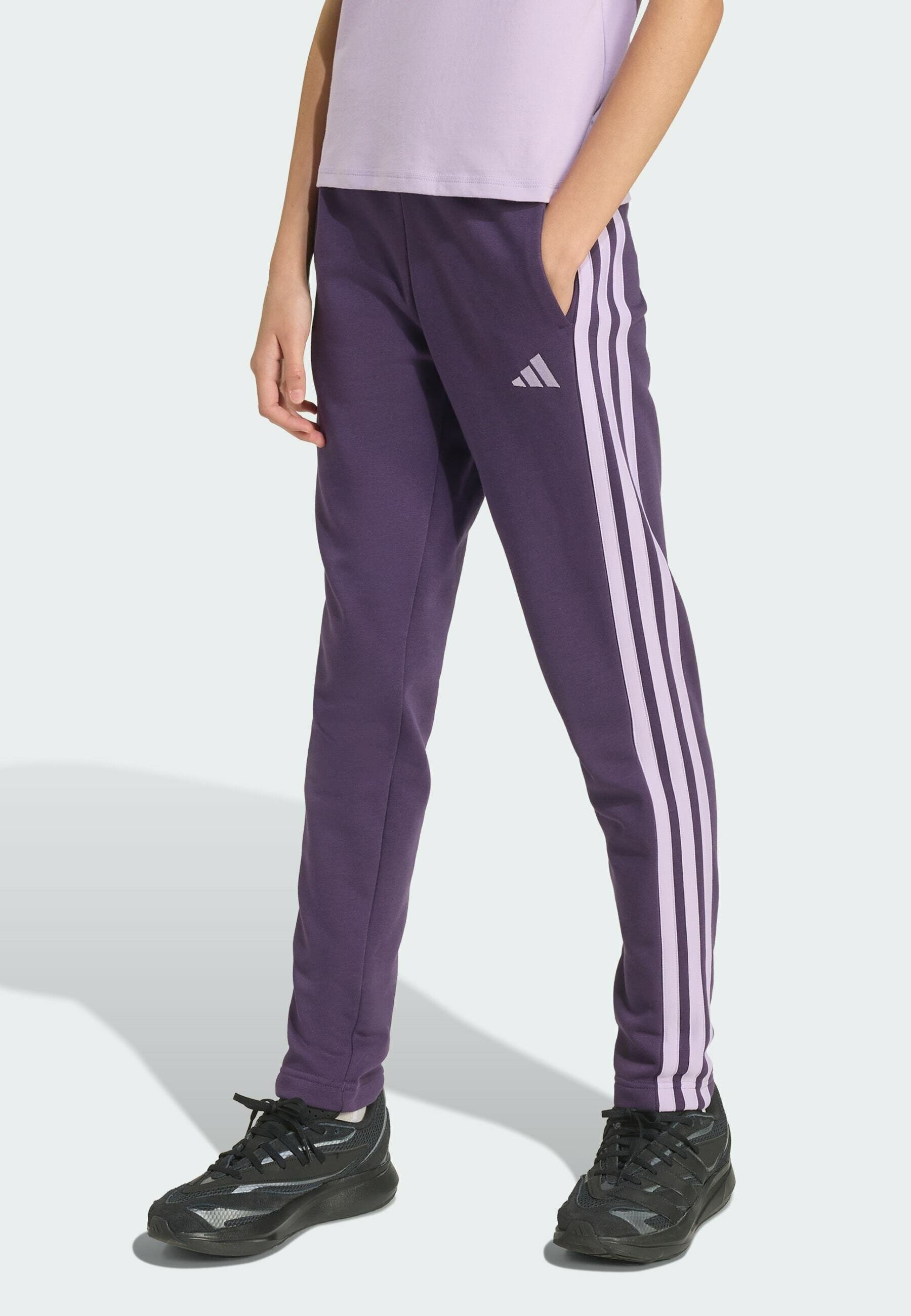 adidas Sportswear ESSENTIALS - Pantaloni della tuta - prugna aurora cipria