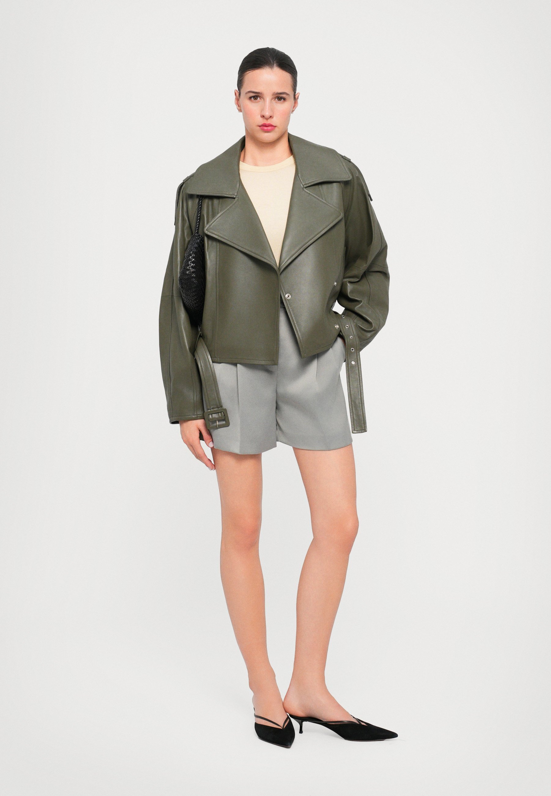 Iro YURIA - Ādas jaka - efeju zaļa