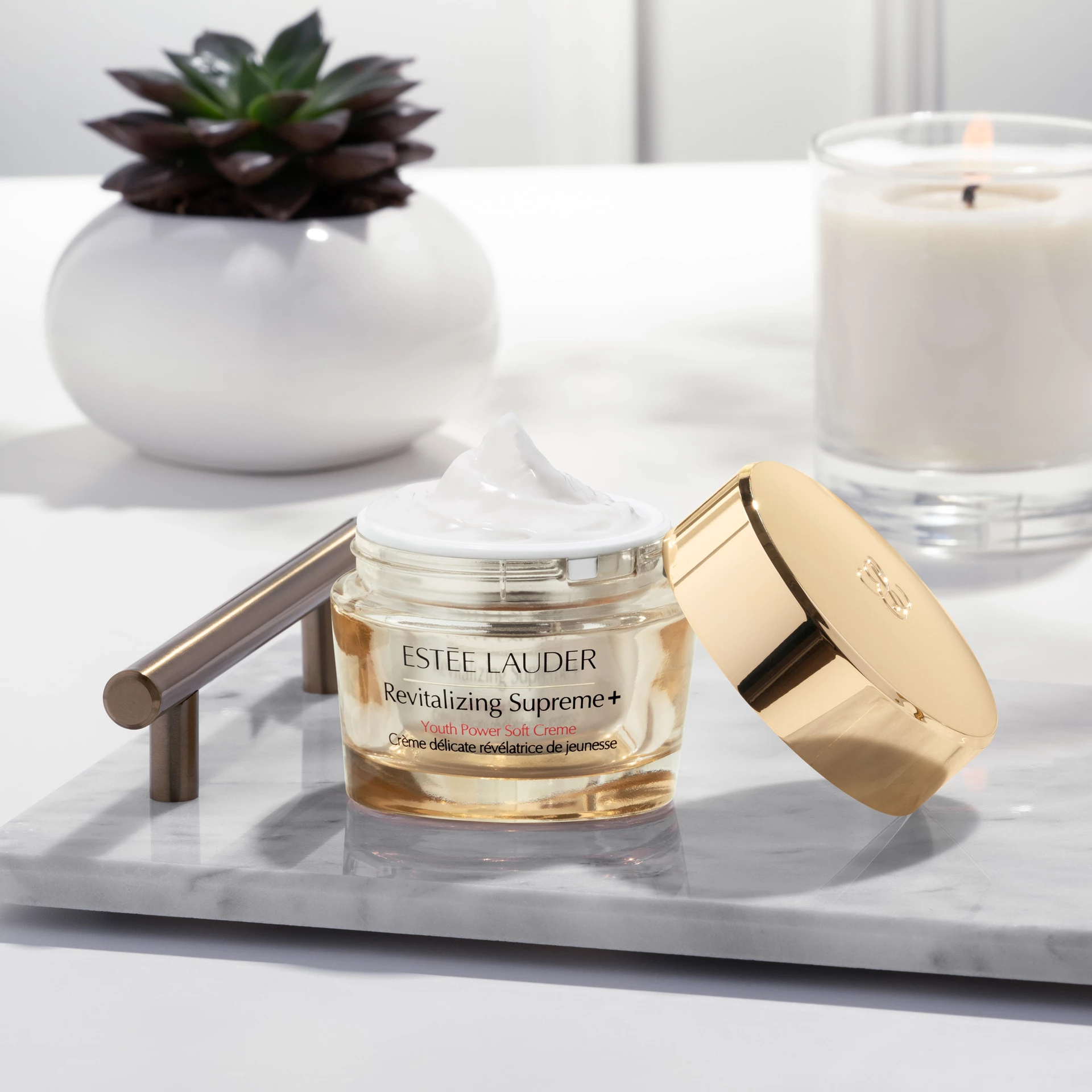 Revitalizing Supreme+ Youth Power Soft krém 50 ml - Estée Lauder