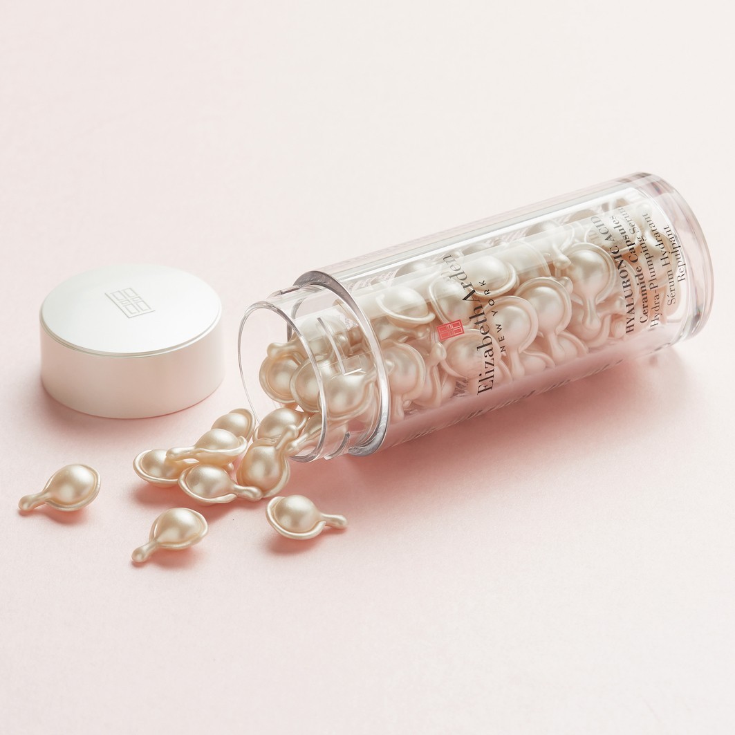 Elizabeth Arden serum s hialuronsko kislino, kapsule s ceramidom in hialuronsko kislino – 28 ml