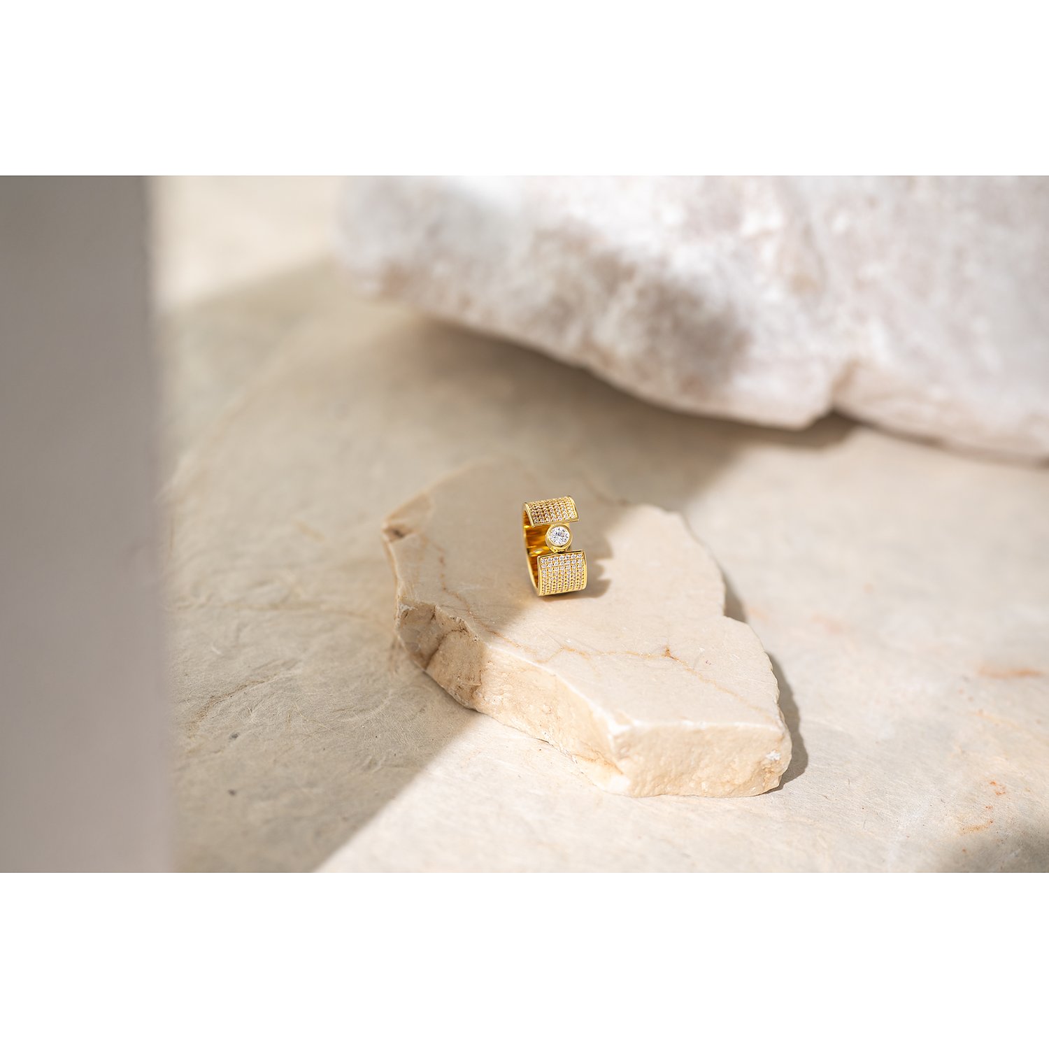 Jette Bagues or jaune