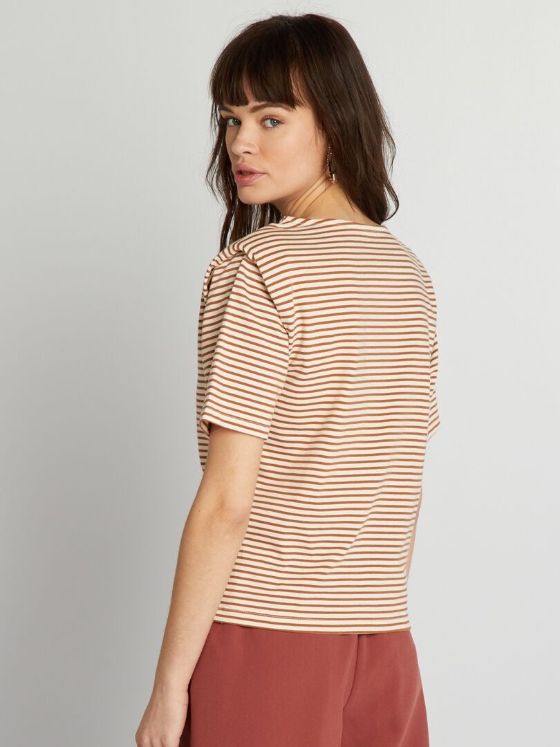 Camiseta listrada com ombreiras - BEGE
