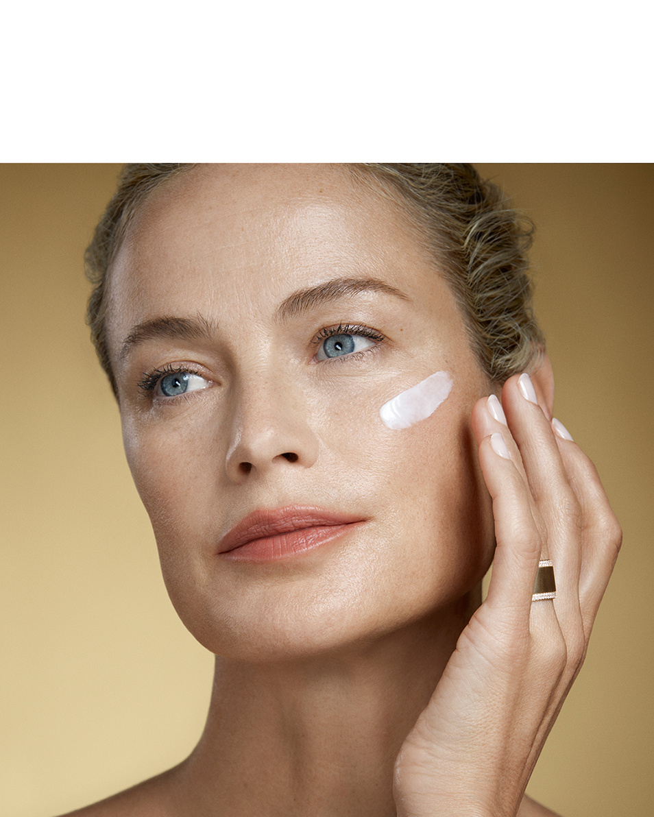 ESTÉE LAUDER RE-NUTRIV ULTIMATE LIFT CREMĂ REGENERATOARE PENTRU TINERETATE CREMĂ HIDRATANTĂ DE ZI ȘI DE NOAPTE - ANTI-ÎMBĂTRÂNIRE ȘI ANTI-RID