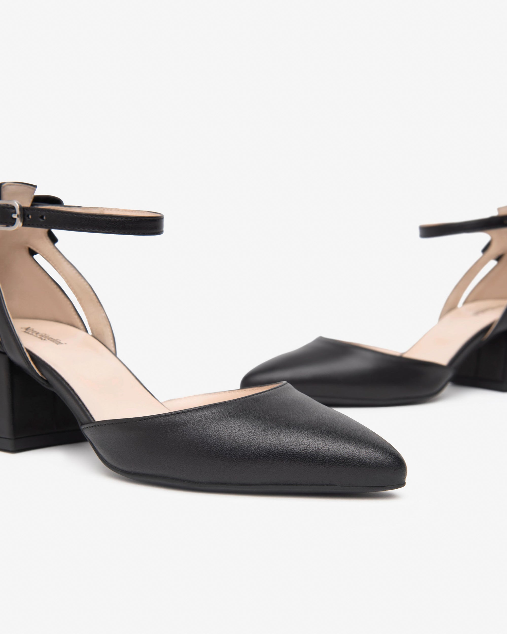 Damen-Pumps aus Leder