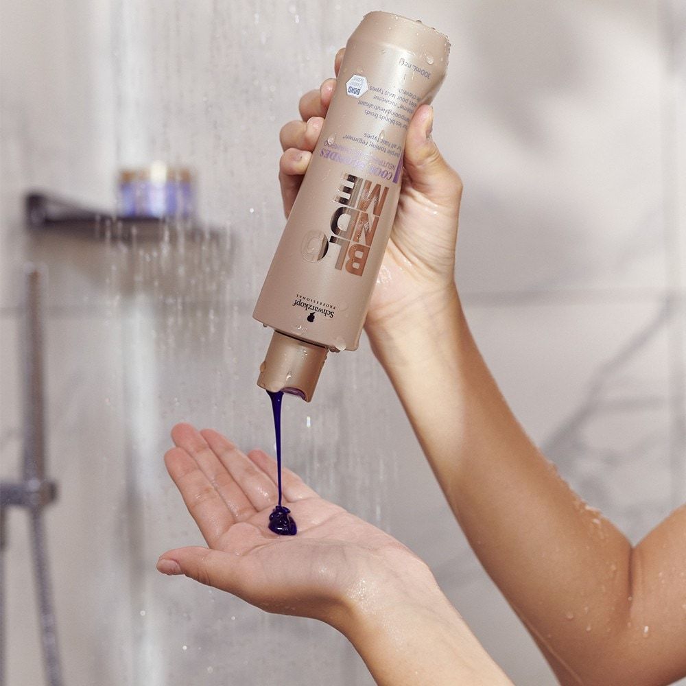Schwarzkopf profesionalni šampon za kosu BLONDME Cool Blondes neutralizirajući gel za skidanje - 300 ml