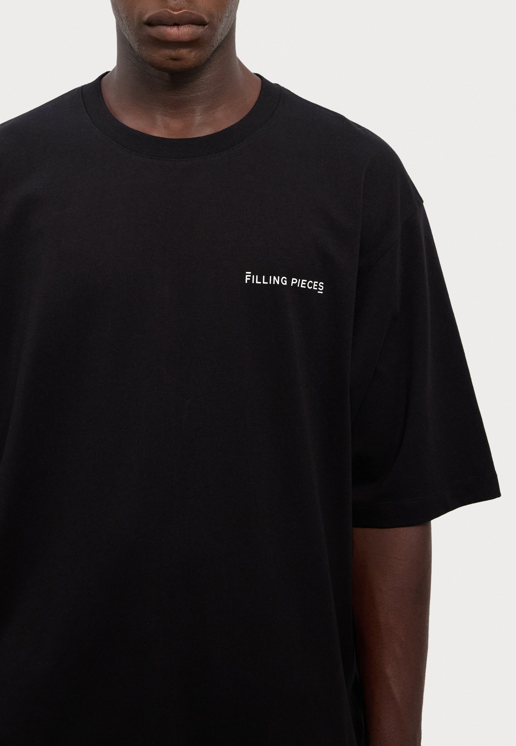 Filling Pieces BOXY - T-shirt basique - noir
