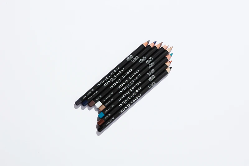 MUA Makeup Academy Intense Colour eyeliner met intense kleur