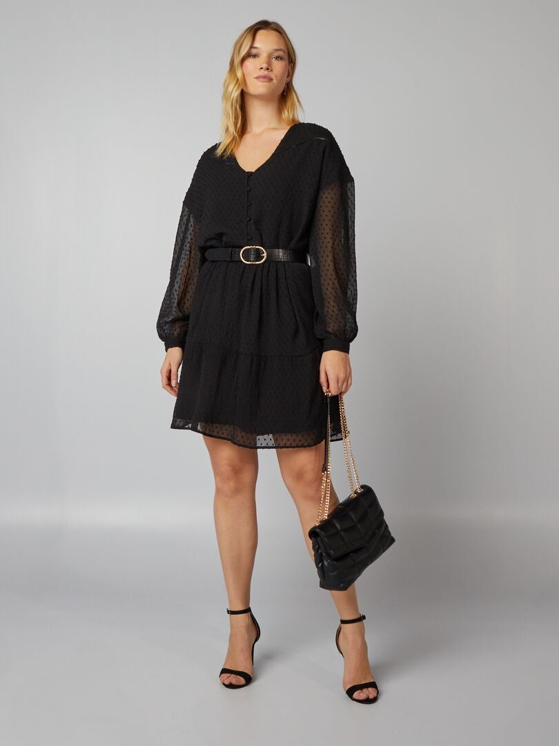 Vestido curto com plumetis - preto
