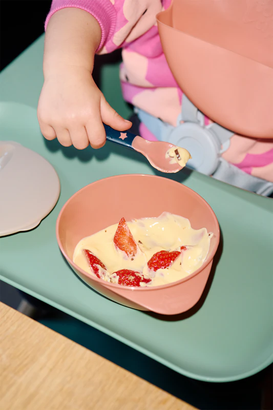 Conjunto de utensílios de mesa infantis Tommee Tippee Easy Scoop 6 m+