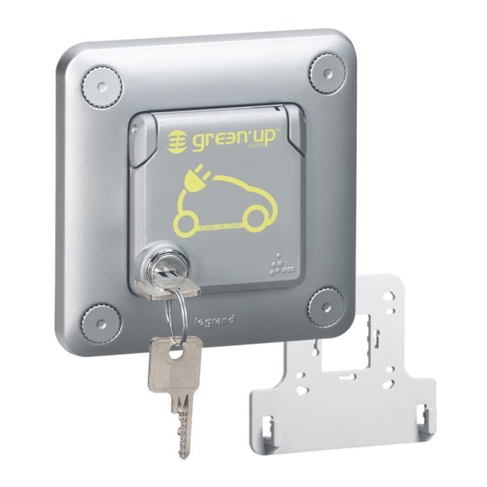 Toma de corriente empotrada Legrand Green'UP Access Soliroc 16 A VE — Toma de corriente para vehículos eléctricos con tapa de accionamiento por llave.
