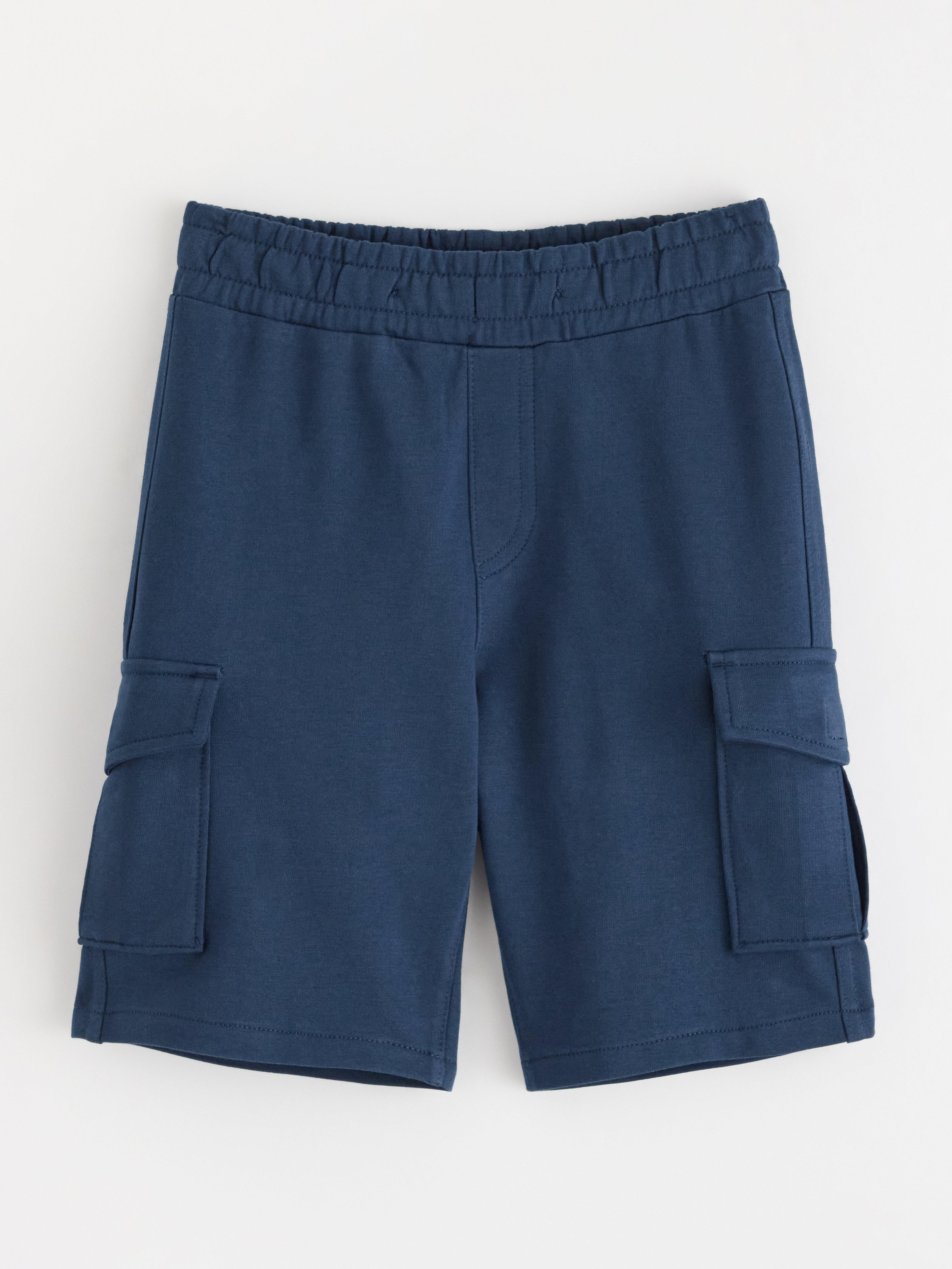 Short cargo bleu foncé