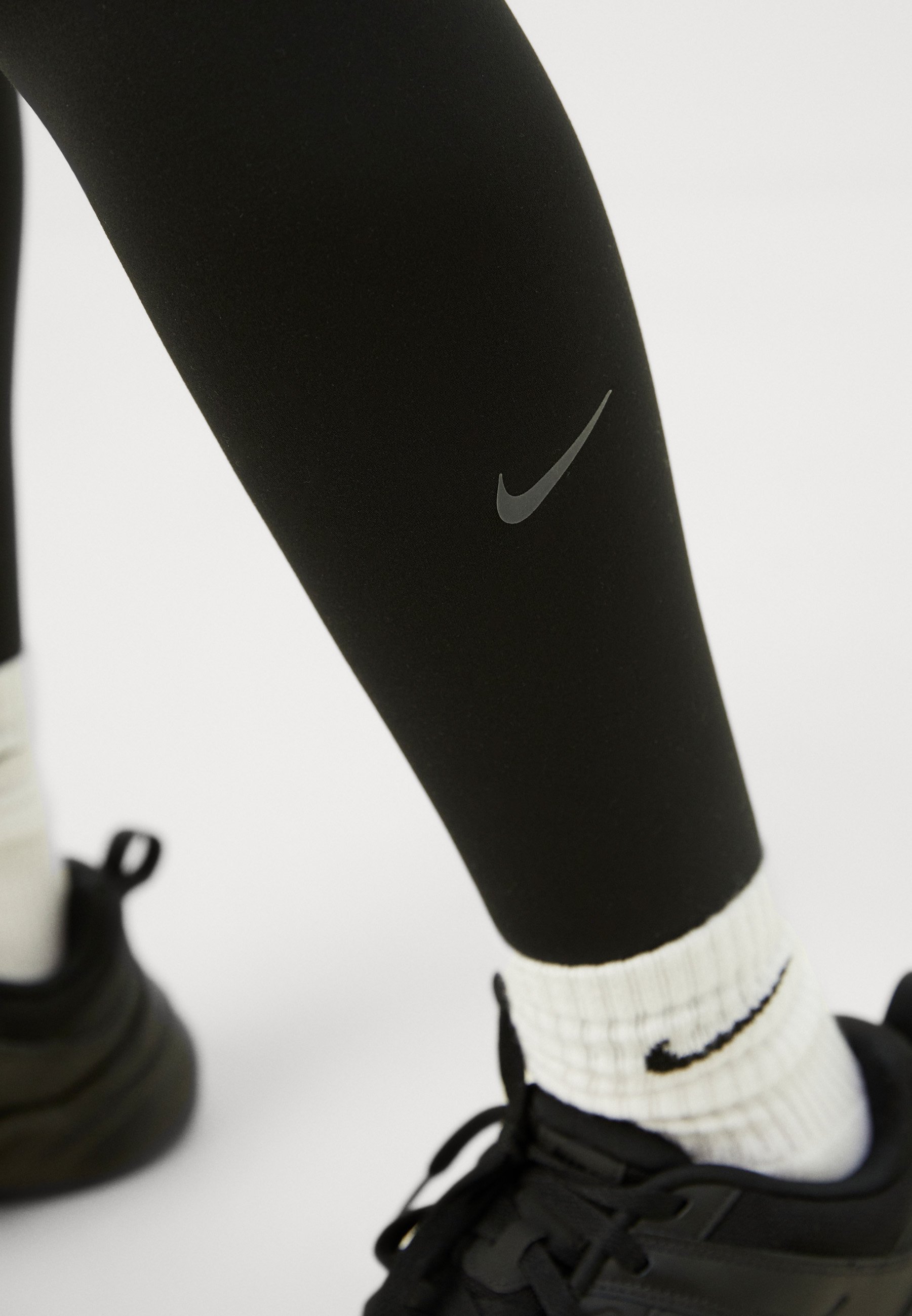 Nike Performance ONE - Leggings - zwart