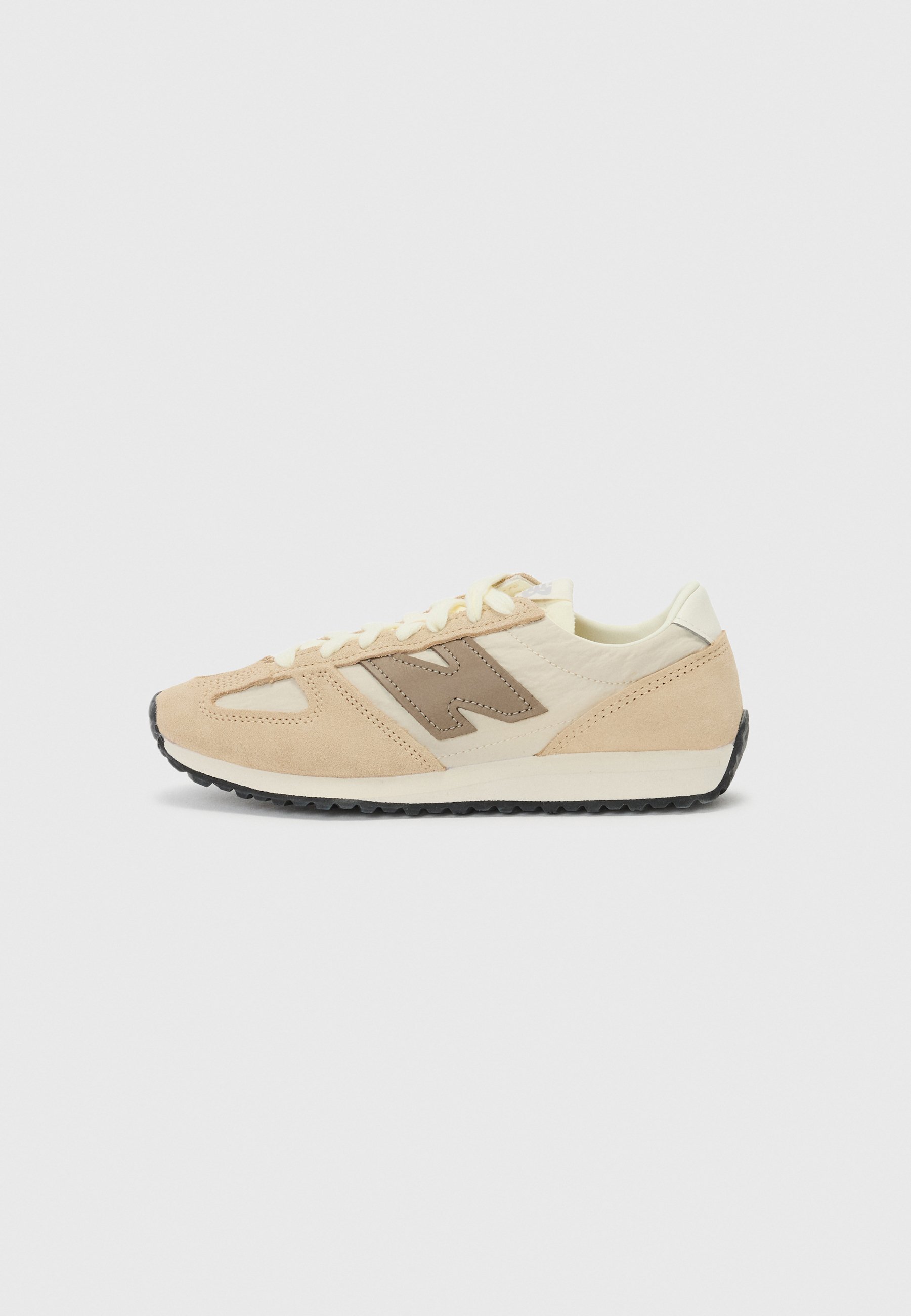 New Balance Lave Sneakers